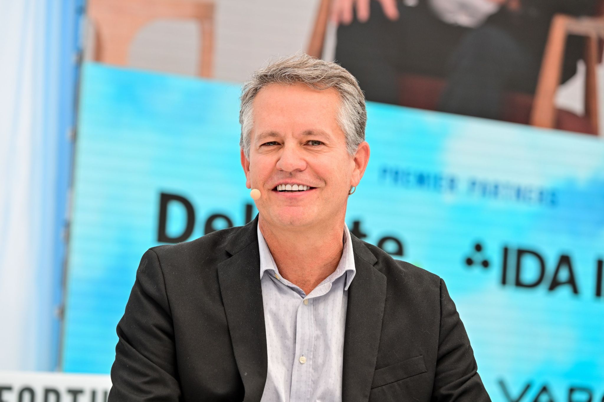 CEO do Walmart usa lições do pai para liderar varejista de US$ 1 trilhão