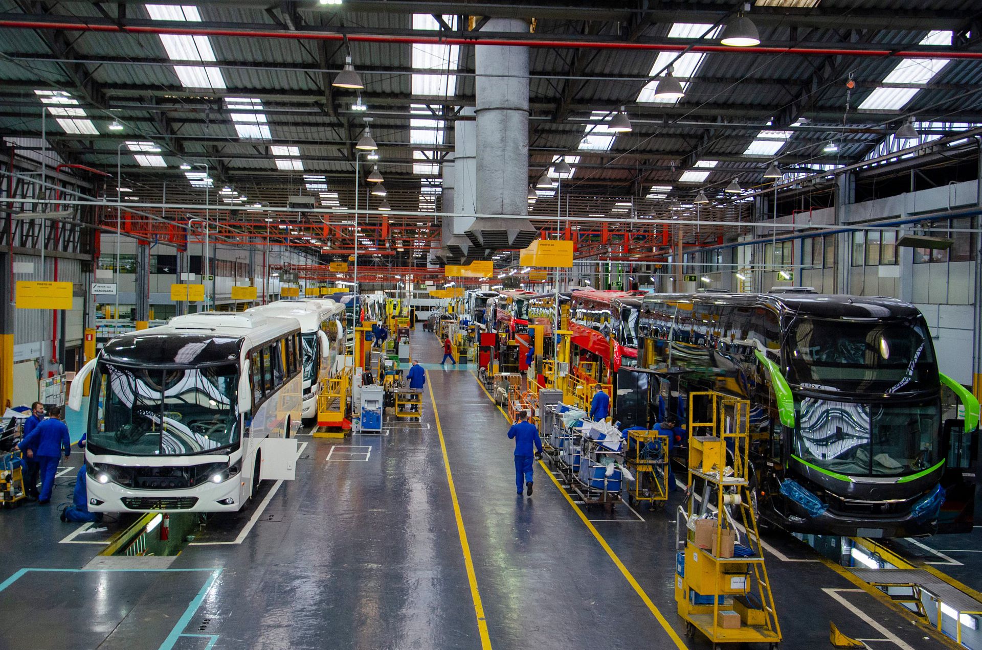 XP Investimentos revisa recomendações para setor de bens de capital após balanços