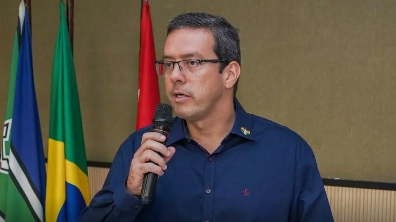 Prefeito e vice de Macapá são afastados em operação da PF